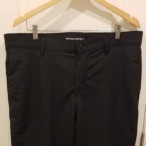 Men's Banana Republic Black Light Weight Pants Size 38/32